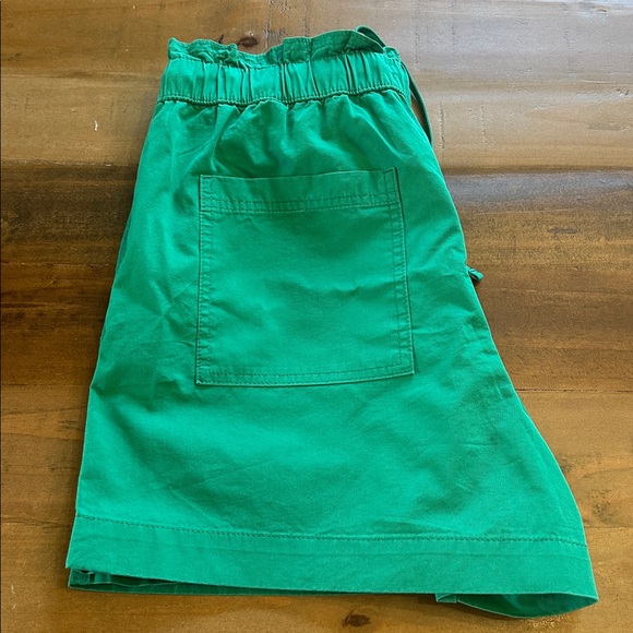 LOFT Vibrant Green Women's Cargo Shorts - Picture 11 of 11